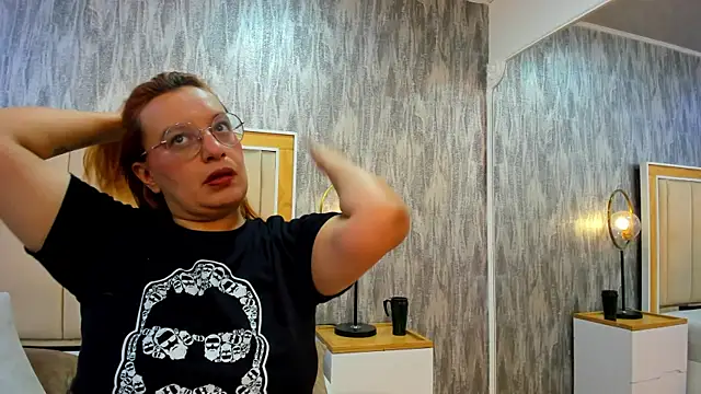 RoxieJackson online show from November 24, 2025, 11:43 am