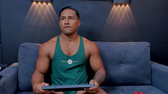 CallumMuscle online show from January 26, 2025, 4:20 pm