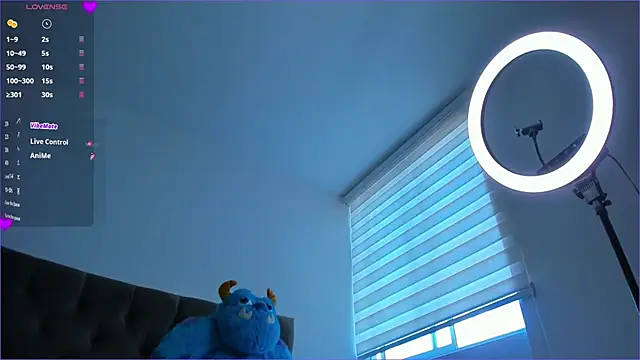 mia world  online show from September 23, 2025, 4:03 pm