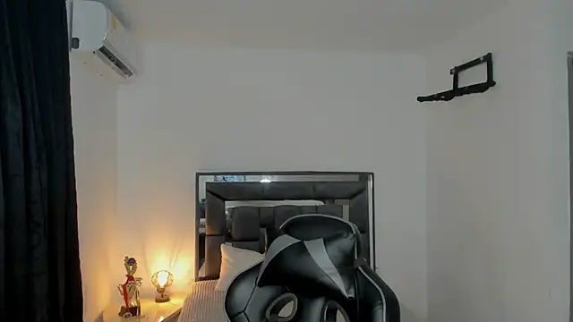 enzo sloran online show from November 20, 2025, 6:03 am