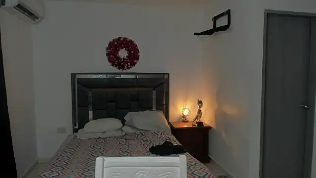 Snapshot of enzo_sloran chatting on May 4, 2026, 7:39 pm enzo sloran online show from May 4, 2026, 7:39 pm