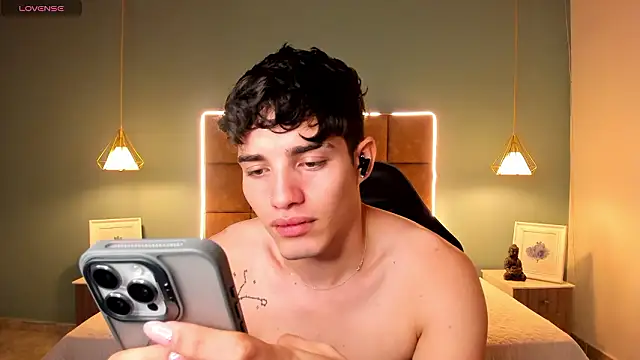 AlejooTwink online show from February 27, 2026, 8:14 am