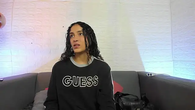 Layla 707 online show from February 25, 2025, 11:48 pm