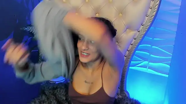 Layla 707 online show from November 4, 2025, 1:42 am