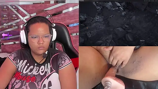 MhiaRey online show from October 31, 2025, 1:19 pm