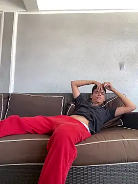 Leo bunny hot online show from March 21, 2025, 4:51 pm