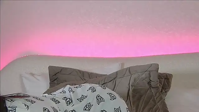 AlexandraBloom online show from February 26, 2025, 5:35 am