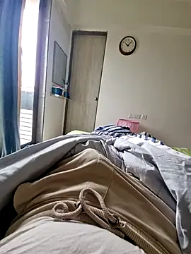 vivanpraj999 online show from November 4, 2025, 4:05 am