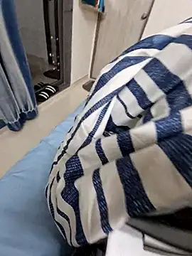 vivanpraj999 online show from November 17, 2025, 3:38 pm