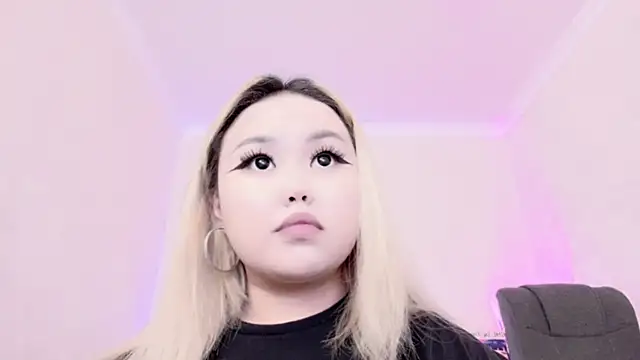 amelia sunlight online show from February 5, 2025, 8:25 pm