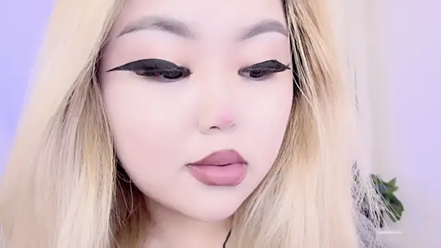 amelia sunlight online show from March 18, 2025, 11:42 pm