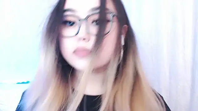 amelia sunlight online show from May 26, 2026, 3:43 pm