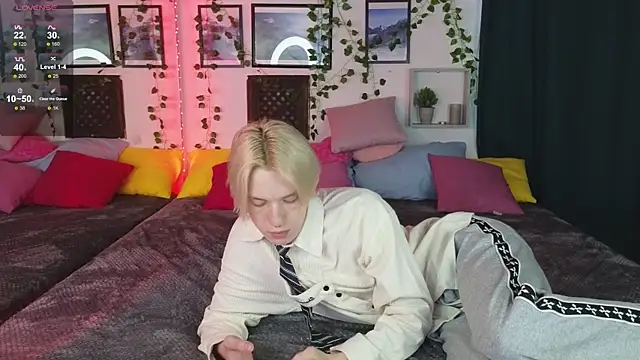 Snapshot of Ron_Vils chatting on March 6, 2025, 4:52 am Ron Vils online show from March 6, 2025, 4:52 am