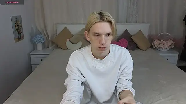 Snapshot of Ron_Vils chatting on September 11, 2025, 5:51 am Ron Vils online show from September 11, 2025, 5:51 am