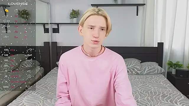 Snapshot of Ron_Vils chatting on September 9, 2025, 6:01 am Ron Vils online show from September 9, 2025, 6:01 am