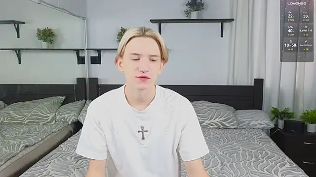 Snapshot of Ron_Vils chatting on September 17, 2025, 5:31 am Ron Vils online show from September 17, 2025, 5:31 am