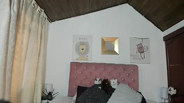 CelessteRedds online show from November 4, 2025, 11:14 am