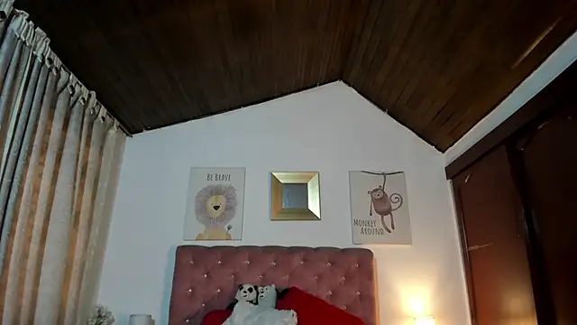 CelessteRedds online show from April 16, 2026, 11:44 am