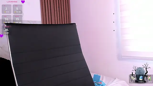 Alice noir online show from March 8, 2025, 4:39 pm