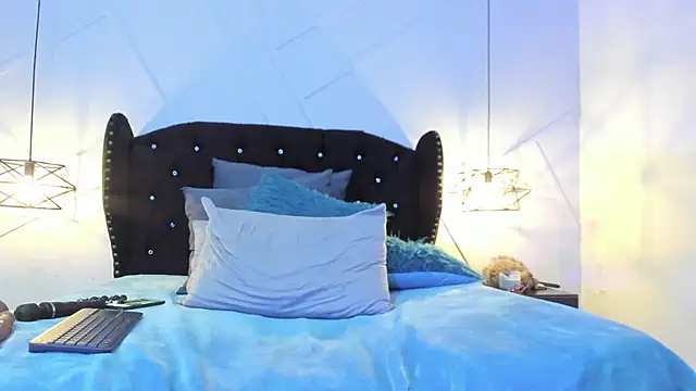 Snapshot of Slut_Milf_ chatting on February 16, 2025, 1:14 am Slut Milf online show from February 16, 2025, 1:14 am