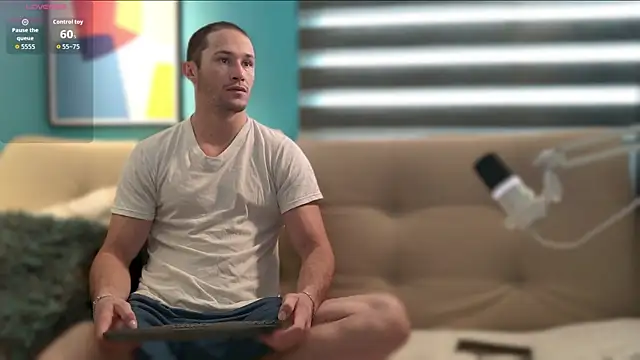 AxelFairchaild online show from October 29, 2025, 2:16 pm