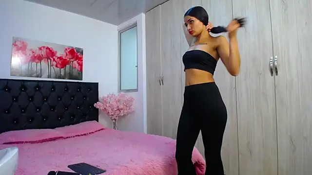 conni f00x online show from December 15, 2025, 7:31 pm