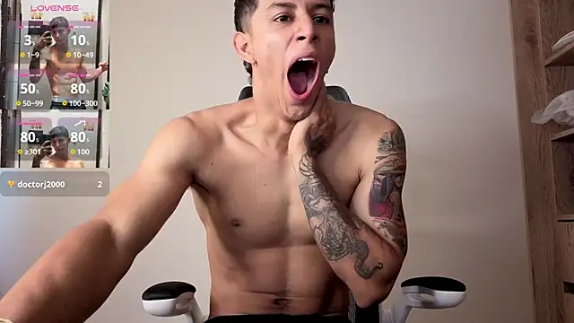 Cristopher23  online show from October 10, 2025, 1:12 pm