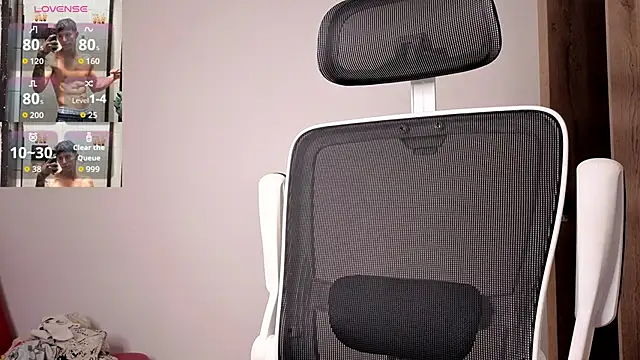 Cristopher23  online show from October 30, 2025, 9:29 am