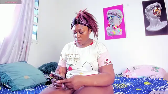 Lilybaudinx96 online show from October 7, 2025, 1:45 pm