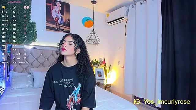 CurlyRose   online show from September 17, 2025, 10:45 pm