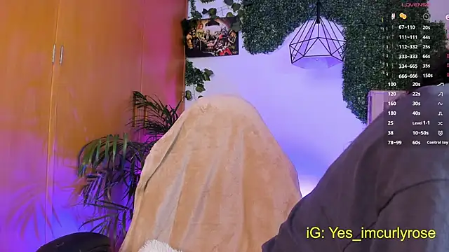 CurlyRose   online show from September 18, 2025, 9:51 pm