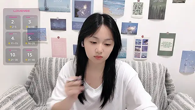 LiLiYbaby online show from September 14, 2025, 6:03 am