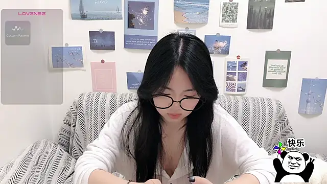 LiLiYbaby online show from December 16, 2025, 6:28 am