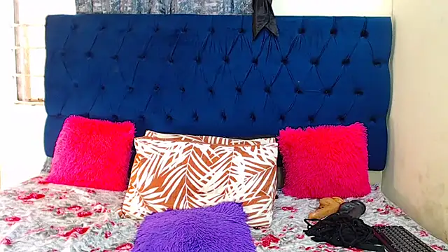 MelaninBear online show from October 3, 2025, 1:12 pm