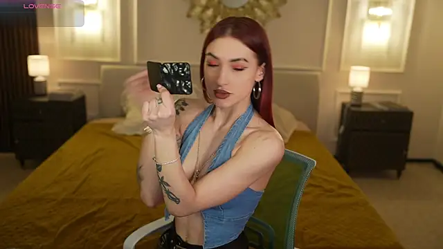Snapshot of Magnetic_Mia_ chatting on May 8, 2026, 11:30 pm Magnetic Mia online show from May 8, 2026, 11:30 pm