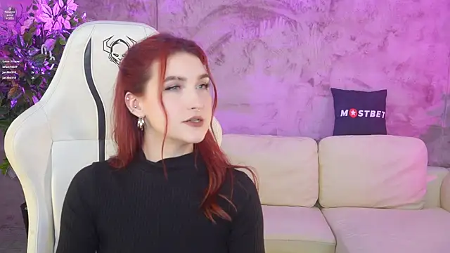 Magnetic Mia  online show from January 9, 2025, 11:56 pm