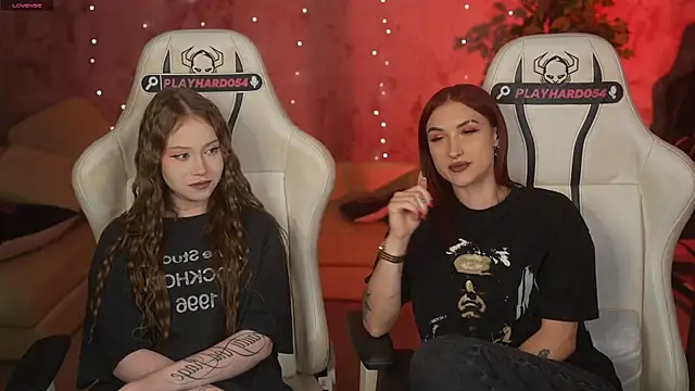 Snapshot of Magnetic_Mia_ chatting on July 27, 2026, 11:12 pm Magnetic Mia online show from July 27, 2026, 11:12 pm