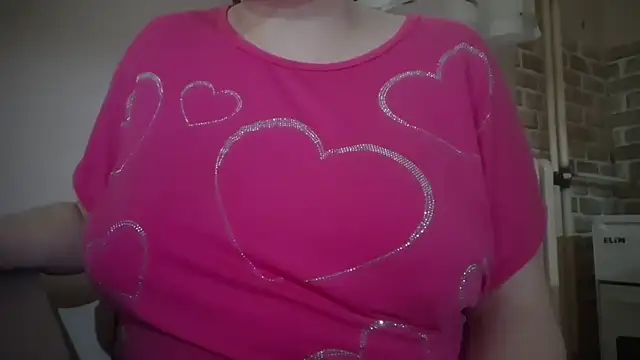 AalinnaK online show from December 5, 2025, 9:41 am