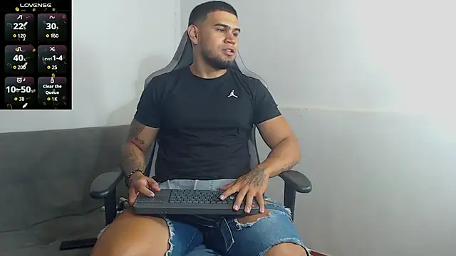 Aaron Hunter  online show from September 21, 2025, 10:42 am