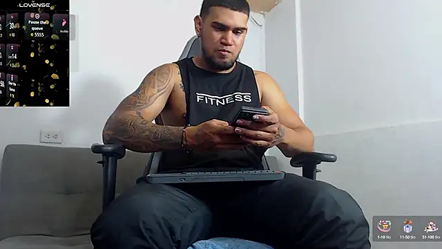 Aaron Hunter  online show from October 3, 2025, 6:37 am