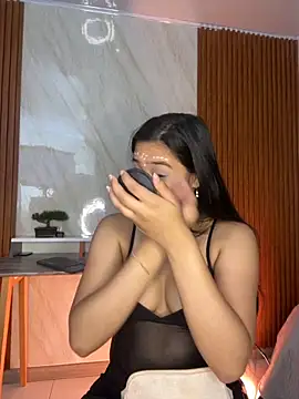 floriamANDjazmin online show from October 7, 2025, 3:07 am