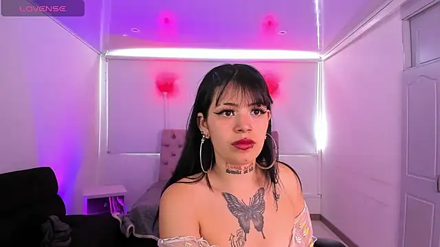 AuroraDiaz online show from October 3, 2025, 7:37 pm