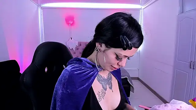 AuroraDiaz online show from October 9, 2025, 7:47 pm