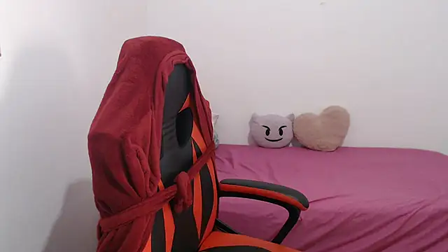 madelyn30 online show from October 1, 2025, 9:36 am