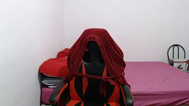 madelyn30 online show from April 19, 2026, 8:26 am