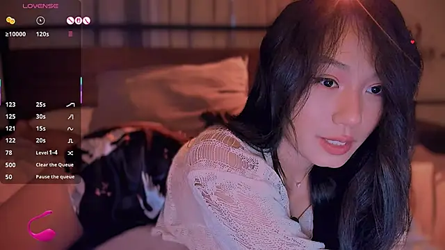 kimmy chi  online show from October 6, 2025, 5:46 pm