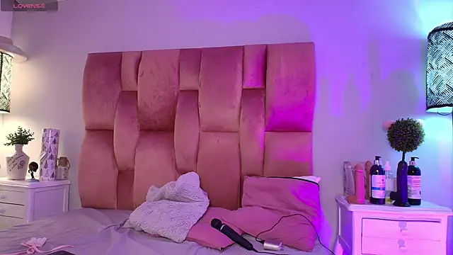 SweetBonniie online show from September 27, 2025, 11:38 am