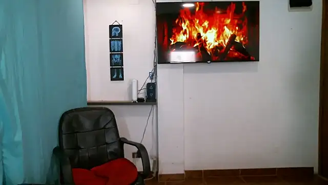 JacobandChloee online show from April 8, 2026, 9:05 pm