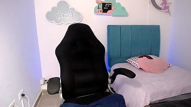  18 laura online show from December 24, 2024, 2:54 am