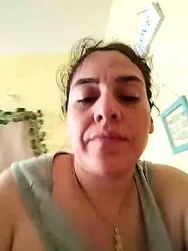 bombondenisse online show from March 12, 2025, 2:34 pm